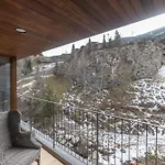 Isard Homes & Spa By Select Rentals