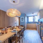 Isard Homes & Spa By Select Rentals