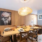 Isard Homes & Spa By Select Rentals