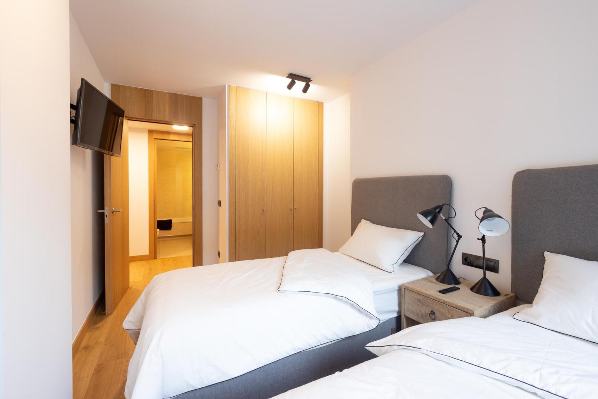 Isard Homes & Spa By Select *